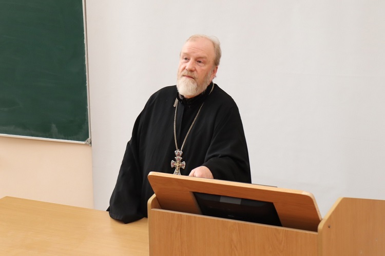 Разговоры о важном: новая встреча с отцом Геннадием Ульяничем